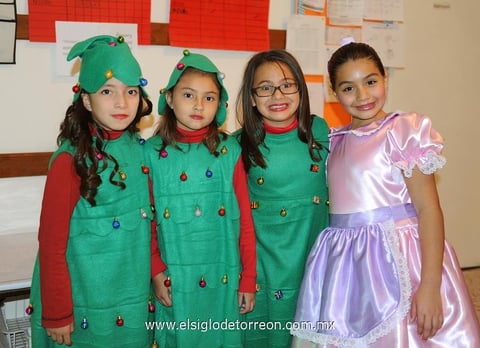 25122014 Sofía, Ana Isabel, Renata y Nico.
