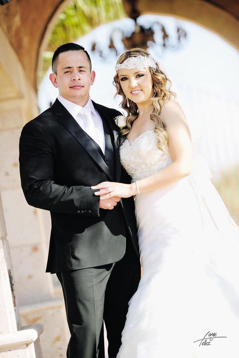 Carla Rebeca Ramí­rez Sánchez y Germán Salazar Meléndez llegaron al altar el 20 de diciembre de 2014. Estuvieron presentes sus padres, José Carlos RamÃ­rez Morales y Patricia Sánchez Echavarri; Enrique Salazar Sosa y Elvira MelÃ©ndez Ruiz.- Jorge Téllez Fotografí­a