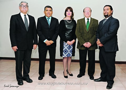 28122014 Dr. Gustavo Quiroga, Luis Carlos de la O Robledo, Martha Vianey Perales García, Alfonso Javier Mijares Contreras y Daniel Ernesto González Torres.- Érick Sotomayor Fotografía