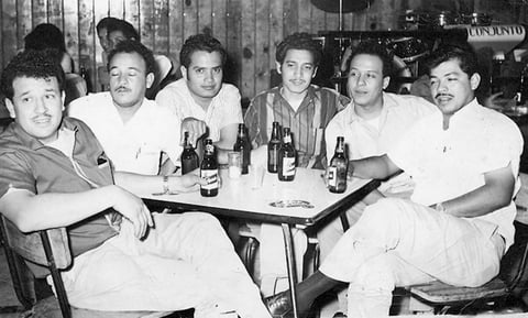 28122014 En 1968, el Sr. JosÃ© Elizondo Karam realizando trabajos de perforaciÃ³n petrolera en el pozo Reynosa Oriente #1 en Reynosa, Tamaulipas.