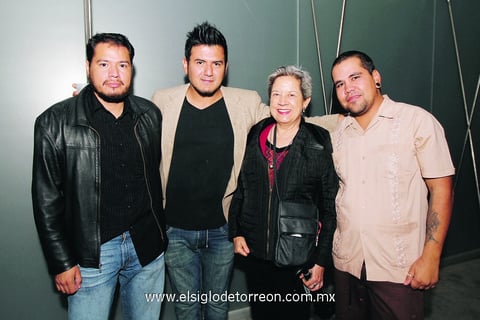 28122014 EN SUBASTA DE ARTE.  Jesús, Santiago, Alicia y Bolso.