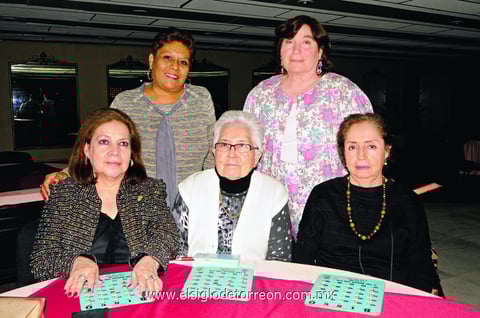 28122014 Pily de García y Aracely García Ibarra.