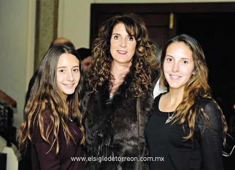 04012015 Fernanda, Laura y Mariana.