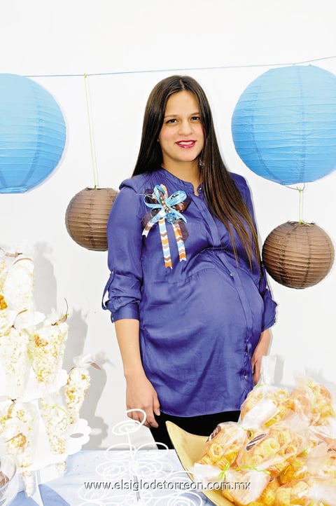 05012015 CERCA DE SER MAMá.  Salma Figueras de Alvarado en la fiesta de canastilla que le organizaron Ruth Alvarado de Rodríguez y Virginia Rodríguez.