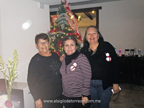 05012015 AMIGAS.  Crucita, Estela y Ángeles.