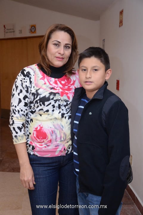 03012015 EN EL TEATRO.  Perla y Carlos.