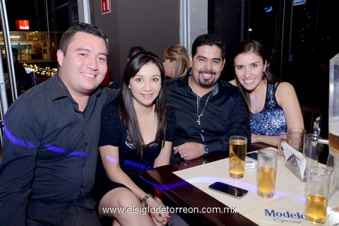 06012015 EN UN FESTEJO DE CUMPLEAñOS.  Antonio, Claudia, Jerónimo y Karla.