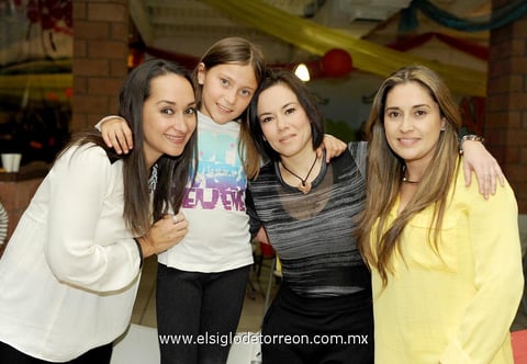 08012015 Deneb, Alessa, Lorena y Angélica.