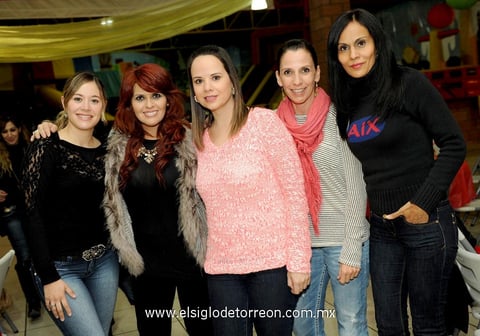 08012015 Cynthia, Silvia, Ale, Anelisse y Claudia.