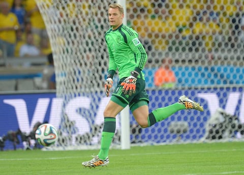 En el número uno el alemán Manuel Neuer, que  fue condecorado como el mejor portero de la Copa de Brasil 2014 y obtuvo los guantes de oro por parte de la FIFA, además está nominado al Balón de Oro 2014.