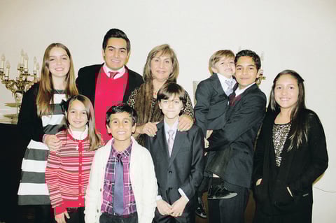 Isabel, Daniela, Berta Aurora, Pablo, Emilio, Andrés, Sofi, Diego y Patricio. Pablo, Gabriel, Marigaby y Patricio.