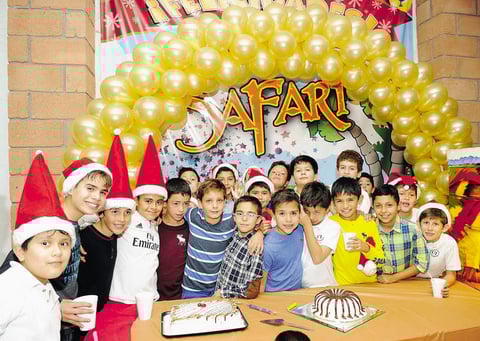 Acompañado por sus amigos, Roberto Gómez Garcí­a celebrá su aniversario de vida nímero 11 con una fiesta que le organizó su mamá, Silvia García.
