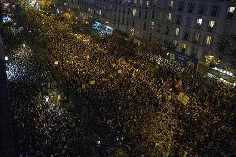 Manifestaciones similares tuvieron lugar durante en las ciudades de Lyon, sureste, y Marsella, sur, entre otras.