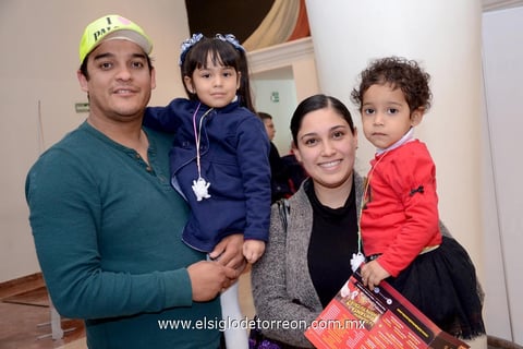 10012015 Barbie, Sofi, Jime, Lilia y Héctor.