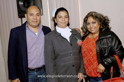 10012015 Ernesto Frausto, Anabel Ramírez y Mayela Reyna.
