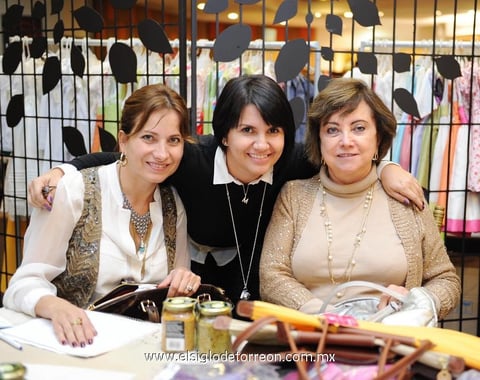 18012015 EN AMENO CONVIVIO.  Sandra, Marcela y Susana.