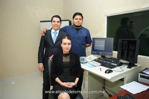 18012015 Abraham Santa Cruz, Ricardo Rojas y Gisela Cárdenas.