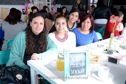 20012015 Azeneth, Laura, Mariana y Ana.