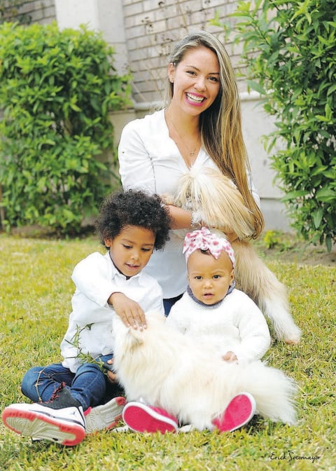 23012015 Adis, Maribel, Asdisde, Martha, Maribel y Karime con Valentina. Valentina con sus hijos Darwin y Martina. Amigas por siempre despiden a Valentina Cambia de residencia a la Ciudad de MÃ©xico Renina, Yanina y Amina.