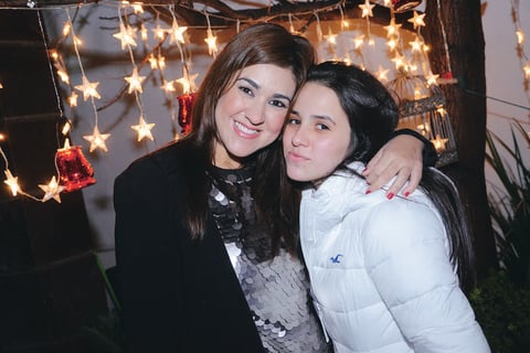 23012015 Con sus amigas. Sorpresa para 
 Ana Cris Pasan divertida velada SofÃ­a, MÃ³nica y Laura. Gina y Ana Cris. Paulina, Mariana y MarÃ­a Elisa.