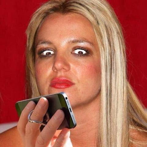 El famoso meme de Britney Spears no pudo faltar simulando la reacción de los "Facebookeros" al darse cuenta de la falla.