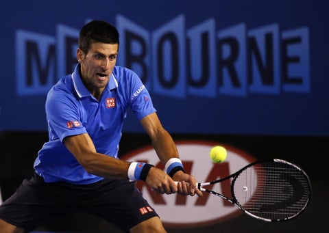 Pero contra Djokovic existe una máxima en el circuito, "jamás baja los brazos", y su reacción en el set decisivo fue brutal. Se transformó el serbio en seguro, rápido y contumaz, sin fisuras.