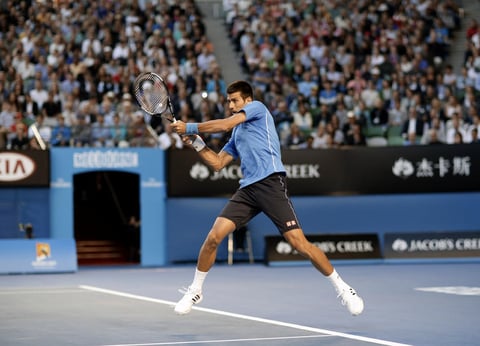 Y Djokovic ponía ventaja por delante en el tercero con un 3-0 que luego se niveló, aunque el serbio logró una rotura definitiva en el 6-4, sacando fuerzas de no se sabe dónde cuando más destruido parecía.