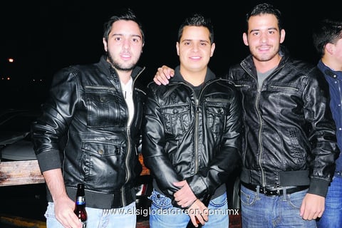 30012015 Andrés, Eduardo y Pablo.
