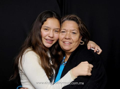 31012015 Aixa con su abuelita Tatis.