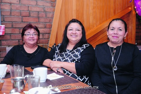 31012015 PASAN DIVERTIDA TARDE.  Nallelly, Alejandra y Judith.