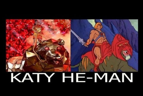 Hasta con He- Man fue comparada.