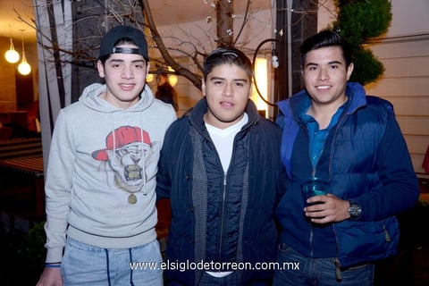 03022015 AMIGOS.  Eduardo, Sebastián y Jesús.