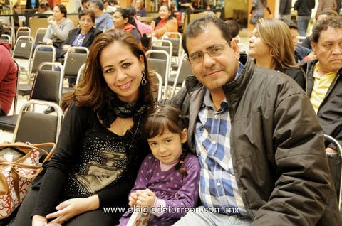 03022015 Abigaíl Montiel, María Gabrielle González y Gabriel González.