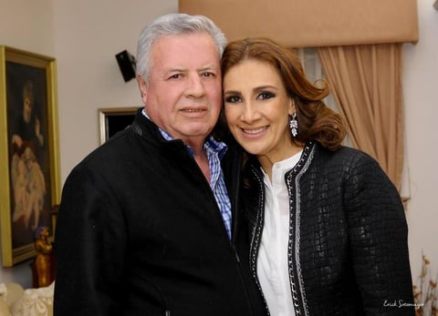 Astrid con su esposo, Jorge Zermeño.