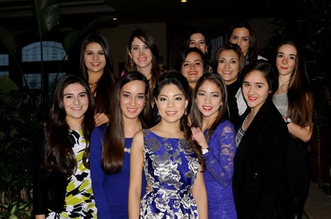 La festejada con sus amigas.
