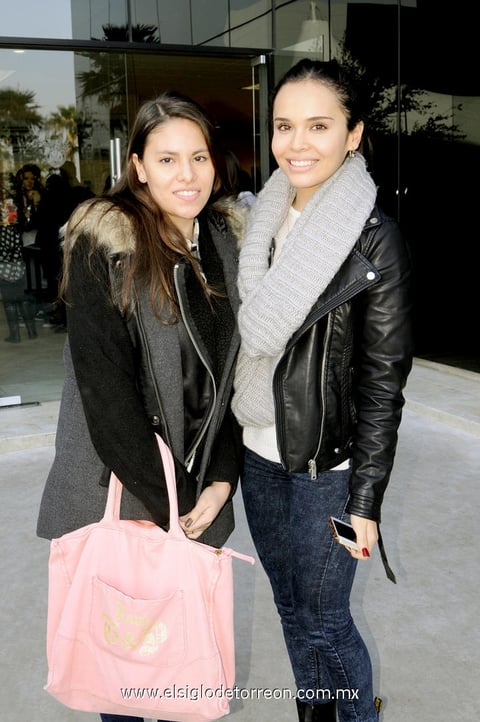 06022015 MUY GUAPAS.  María y Miranda.