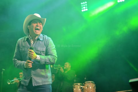 Julión lució contento de cantar en La Laguna.