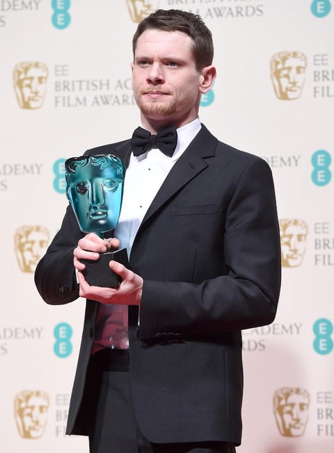 Jack O'Connell recibió el premio Rising Star, entregado al actor más destacado del año.