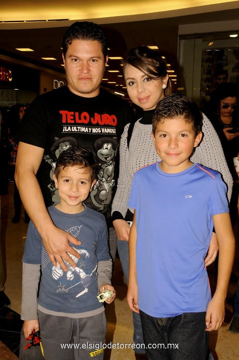 09022015 Arath, Lair, Paco y Karina.