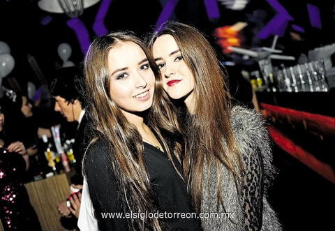 08022015 MUY LINDAS.  Camila y Valeria.