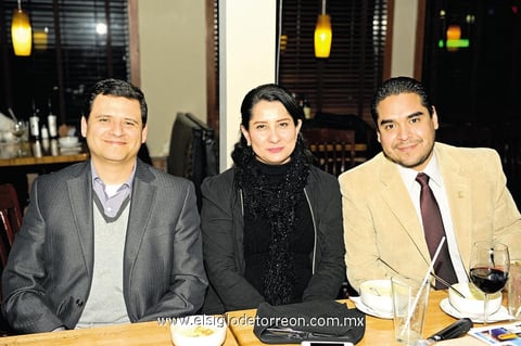 08022015 Dr. Isaac Solís Bretado, Dra. Cecilia Huízar Vargas y Dr. Enrique López Facio.