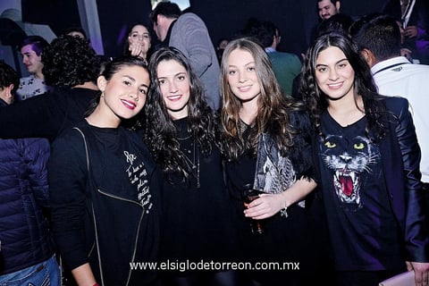 08022015 EN EL ANTRO.  María, Sofía, Eloísa y Regina.