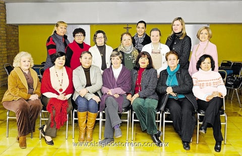 08022015 JUNTA INFORMATIVA.  Integrantes de Acción Social en su reunión.