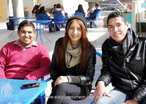 11022015 Saúl, Rebeca y Toño.