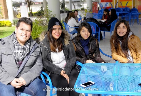 11022015 Gerardo, Melissa, Laury y Marisol.