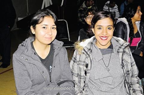 11022015 AMIGAS.  Jessica y Blanca.