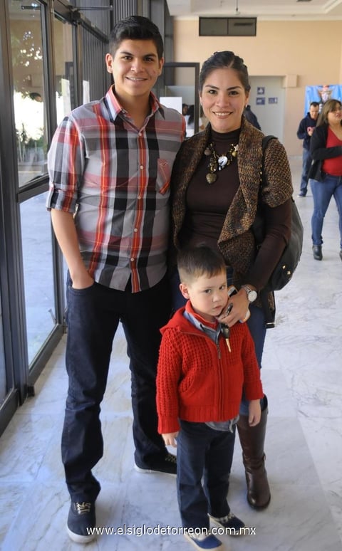 12022015 José Eduardo, Azeret y Mateo.