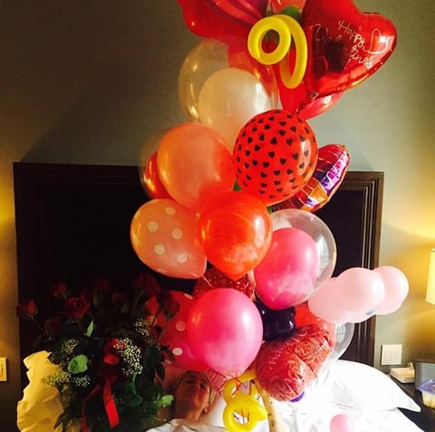 Miley Cyrus presumió en su red social el regaló de San Valentín que recibió.