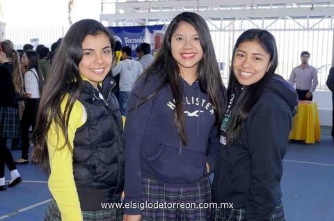 13022015 Valeria, Karime y Lorena.