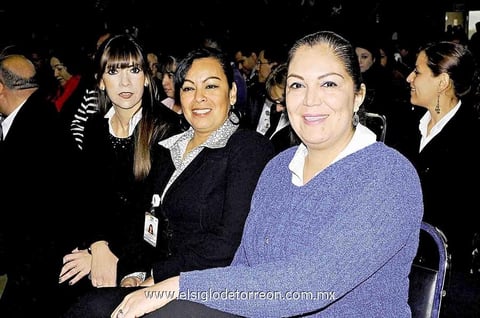 13022015 EN RECIENTE EVENTO.  Argentina, Julieta y Ruth.